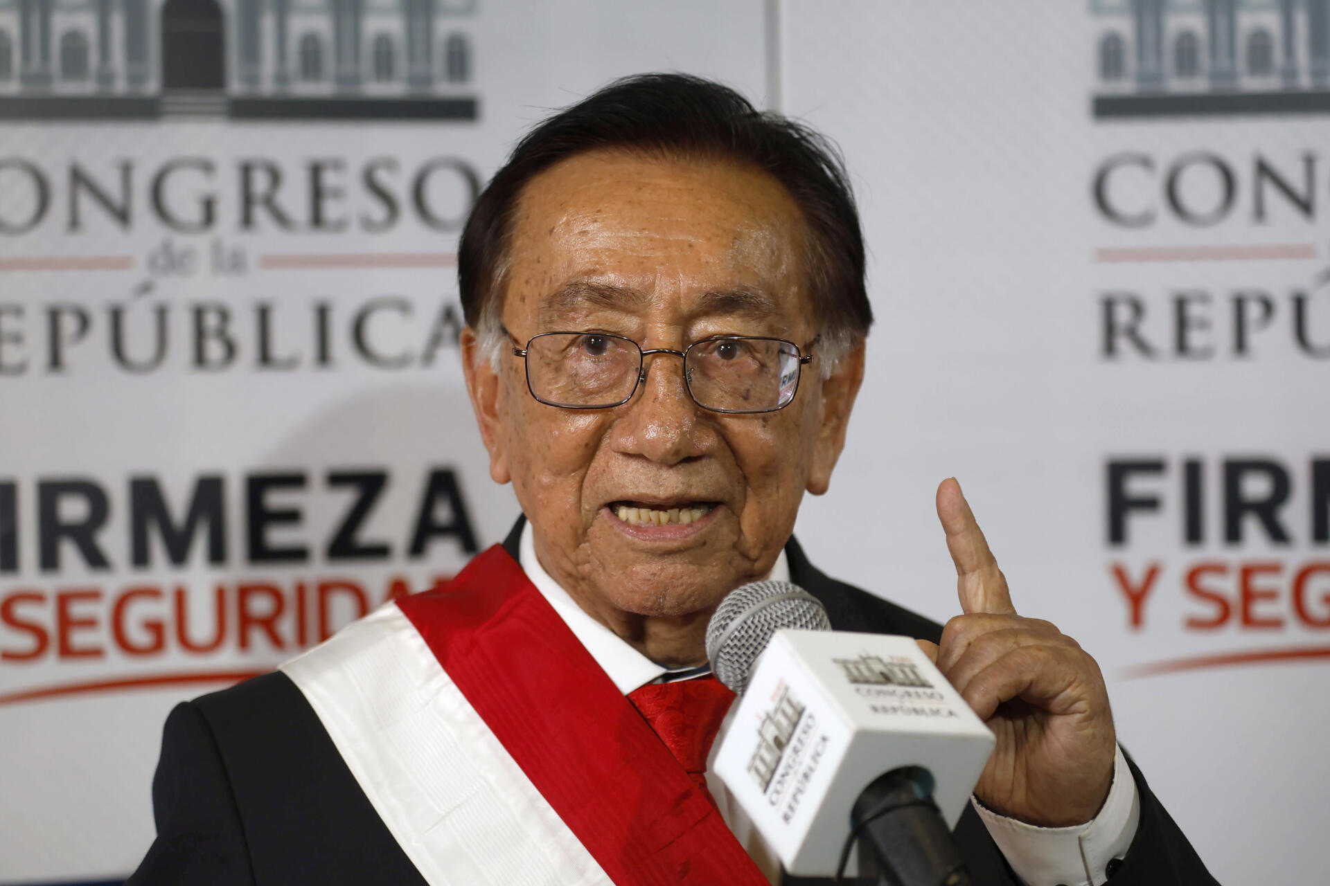El nuevo presidente interino de Perú está citado como acusado en un juicio por corrupción
