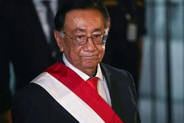 José María Balcázar, nuevo presidente interino de Perú. 