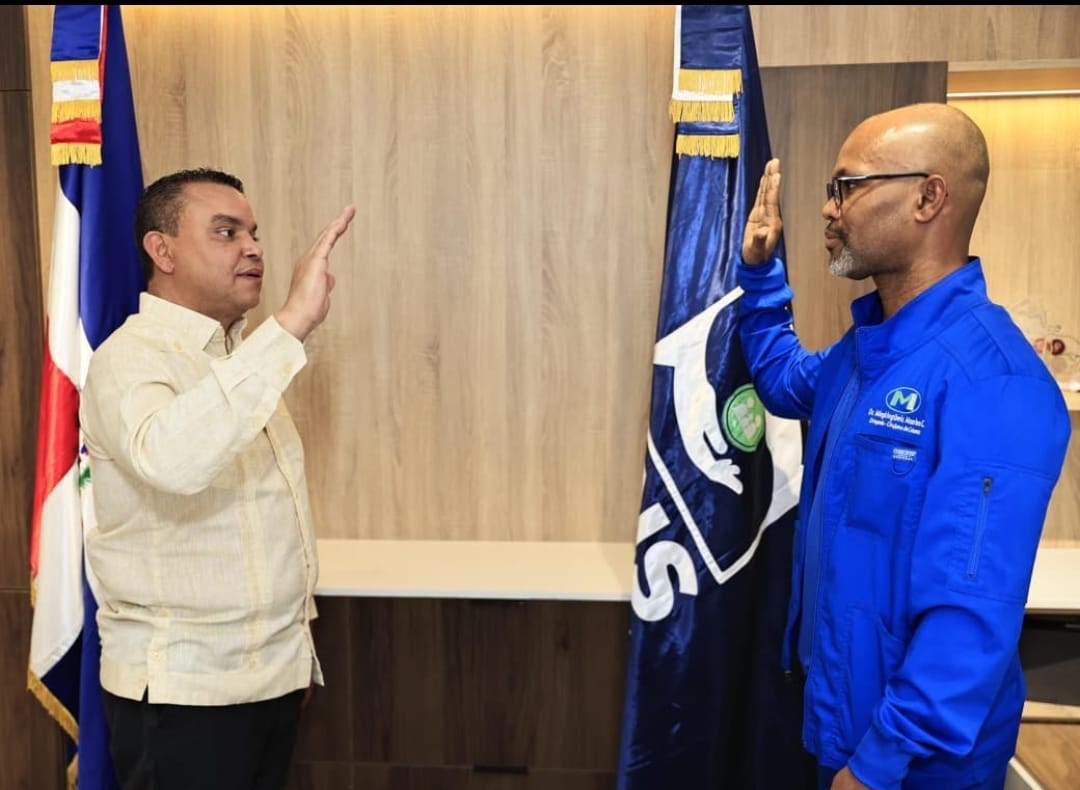 Juramentan nuevo director en el Hospital Salvador B. Gautier y anuncian inversión para su reestructuración
