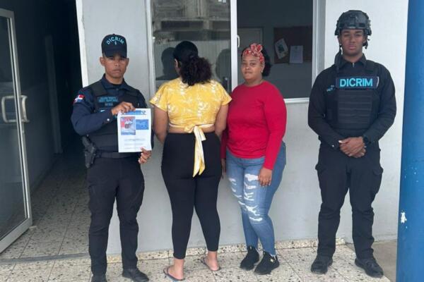 Agentes de la Policía Nacional localizaron sana y salva a una adolescente de 13 años reportada como desaparecida, tras un operativo de búsqueda y seguimiento.