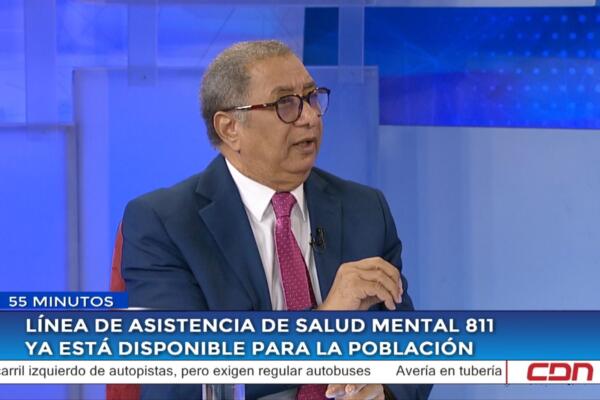 El psiquiatra José Miguel Gómez durante su participación en el programa 55 Minutos con Julissa Céspedes, donde abordó el aumento de los trastornos mentales y las acciones para fortalecer la atención en República Dominicana.