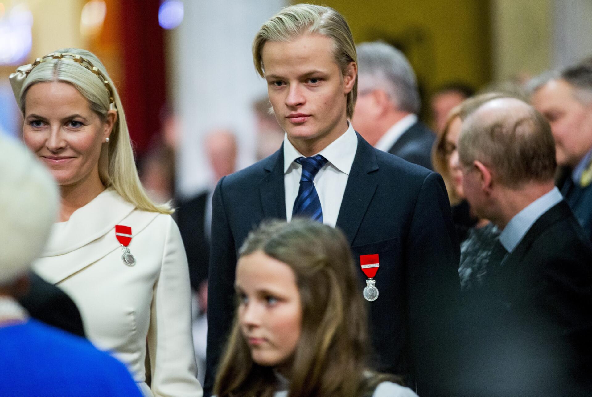 Arrestan al hijo de la princesa Mette-Marit de Noruega antes del juicio por violación