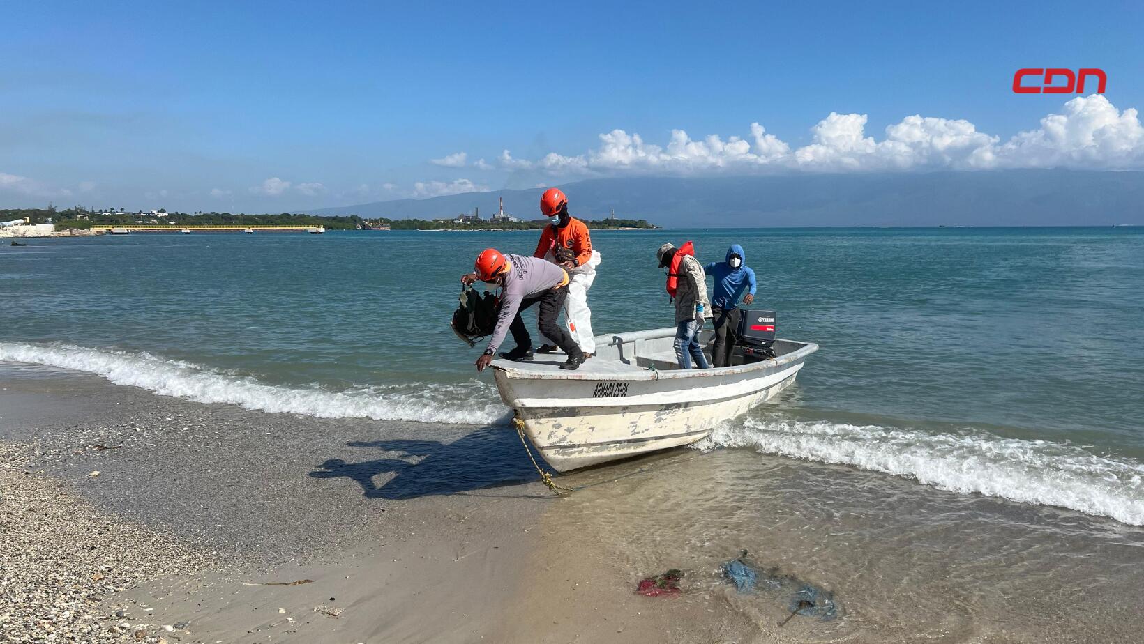 pescadores en aguas del mar Caribe