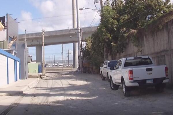 Los vecinos del 13 y Medio y residenciales como Alto de la Alameda y LP9 denuncian que las vías alternas prometidas no han sido construidas ni acondicionadas.