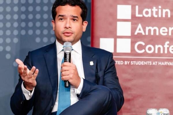 Omar Fernández, senador por el Distrito Nacional. 