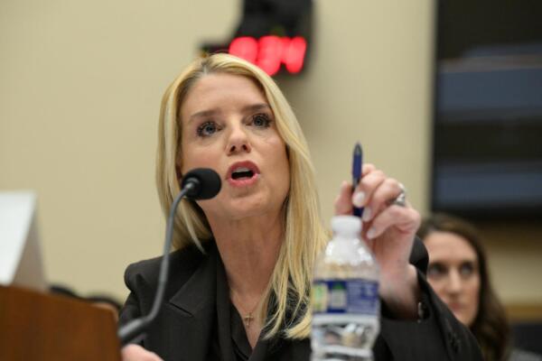 La Fiscal General de los Estados Unidos, Pam Bondi, testificó ante una audiencia del Comité Judicial de la Cámara de Representantes sobre la 