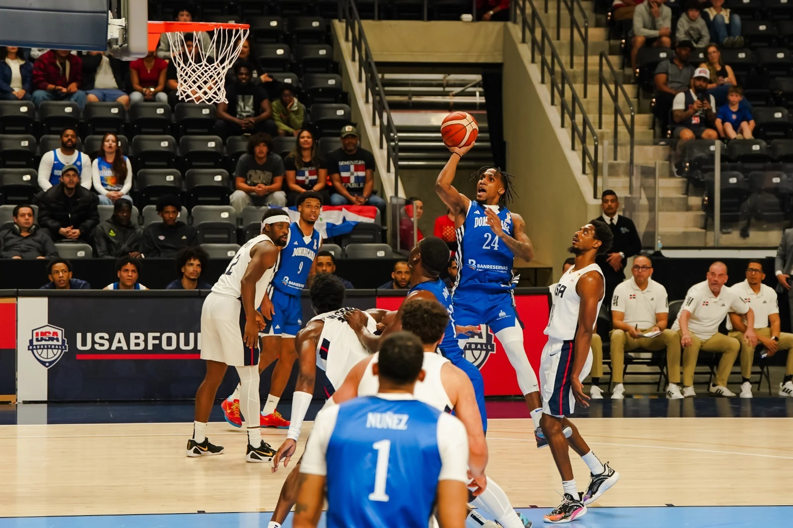 Este partido que ganaron los dominicanos se disputó en la Arena Frontwave, en la ciudad Oceanside, del condado de San Diego en el estado norteamericano de California.