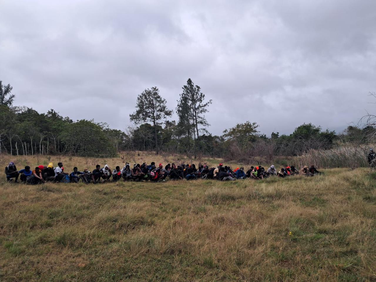 Detienen a 66 indocumentados en Loma de Cabrera