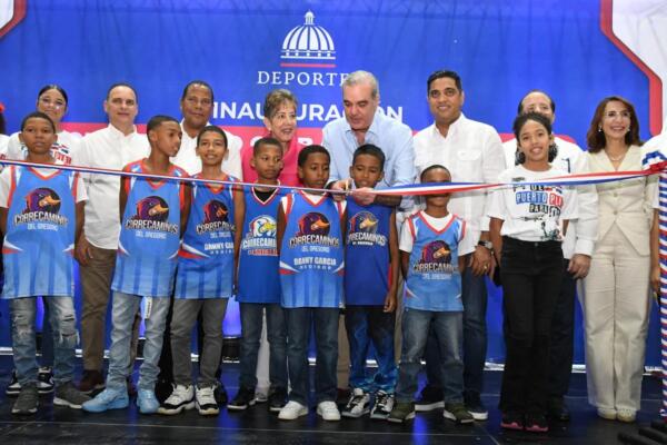 Estas corresponden a las obras número 37 y 38 entregadas durante la gestión de Kelvin Cruz al frente del Ministerio de Deportes y Recreación.