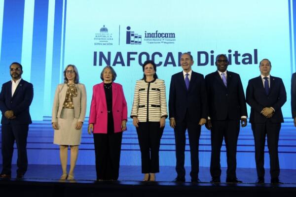 El lanzamiento se realizó en el Aula Magna de la Universidad Autónoma de Santo Domingo (UASD) y fue encabezado por la vicepresidenta de la República, Raquel Peña.