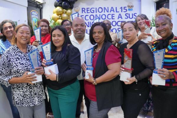 Regional 15 de Educación reconoce a sus Técnicos Docentes Jubilados