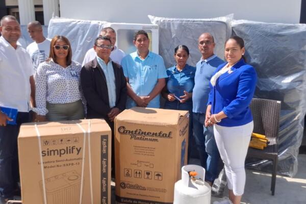 La entrega fue encabezada por el subdirector de Dasac, Francisco García Núñez, quien estuvo acompañado por Hector Cruz.