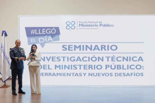 El director general de la Policía Nacional, mayor general Andrés Modesto Cruz Cruz, participó junto a la magistrada Yeni Berenice Reynoso, procuradora general de la República.