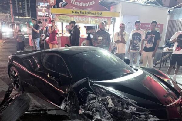 Escena del accidente de El Alfa en Tiradentes Santo Domingo