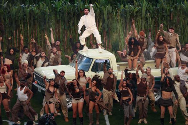 Bad Bunny durante el medio tiempo del Super Bowl 2026