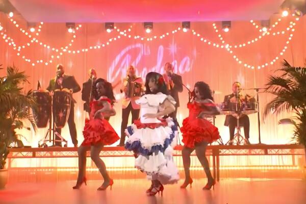 La música típica suena en Saturday Night Live