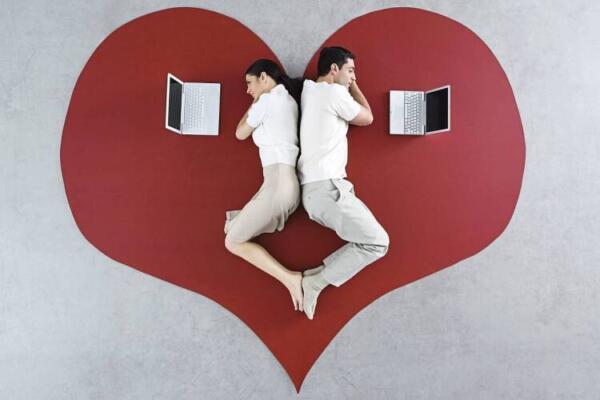 ¿Con una pareja a distancia y en San Valentín? Ideas reales para celebrar el 14 de febrero sin importar los kilómetros