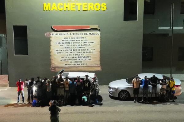 Ejército intercepta tres vehículos y detiene 28 haitianos indocumentados en Santiago Rodríguez y Valverde