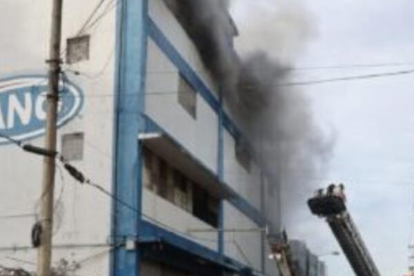 Según el reporte preliminar ofrecido por las autoridades, no hubo víctimas ni lesionados como consecuencia del incendio en la sucursal de Garrido en la avenida Duarte.