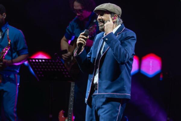  Juan Luis Guerra, cantautor dominicano. 