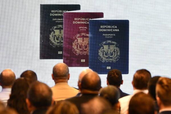 Pasaporte electrónico dominicano presentado en lanzamiento oficial