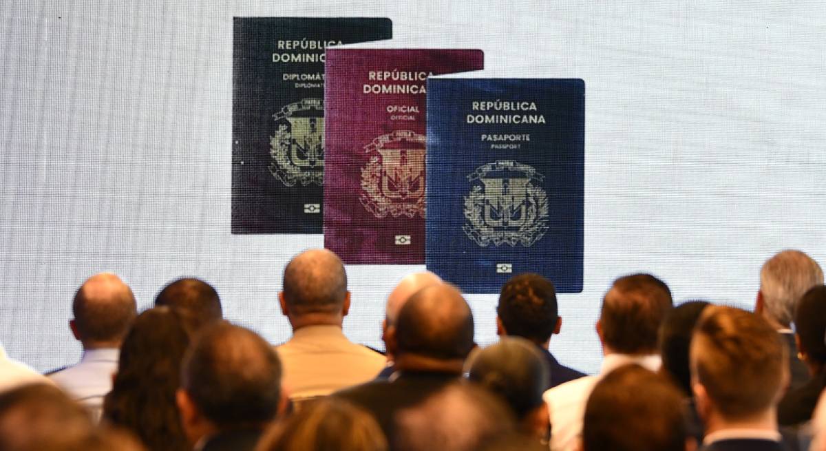 Pasaporte electrónico dominicano presentado en lanzamiento oficial