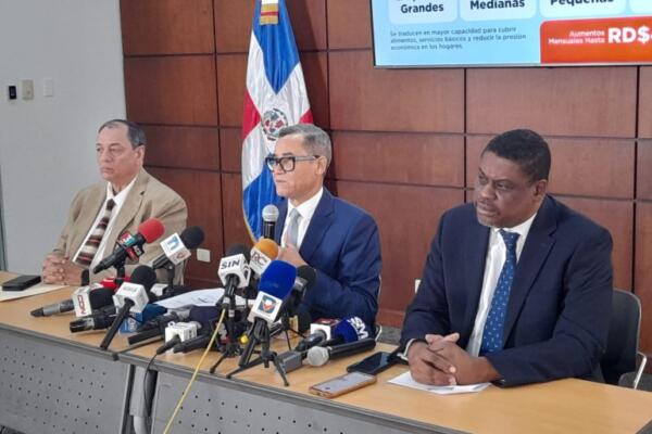 El ministro de Trabajo, Eddy Olivares, explicó que esta medida forma parte de la política nacional de dignificación del empleo.