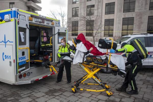 Al menos diez personas mueren en un tiroteo en una escuela del oeste de Canadá