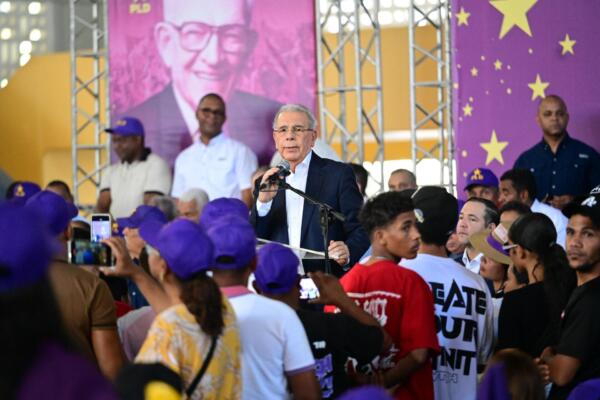 Danilo Medina: “PRM aumentará al triple costo de presa Monte Grande”