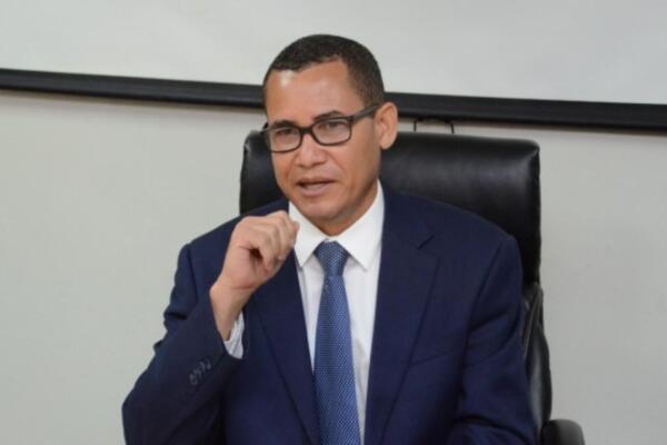 El ministro de Trabajo, Eddy Olivares.