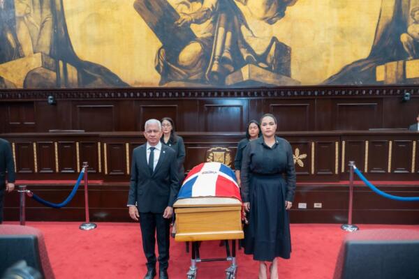 Congreso Nacional rinde tributo y da último adiós al ingeniero Ramón Alburquerque, expresidente de la Cámara Alta