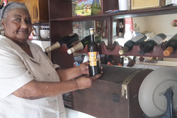  Doña Dulce necesita con urgencia una pensión digna que reconozca sus años de entrega y su alta preparación académica.