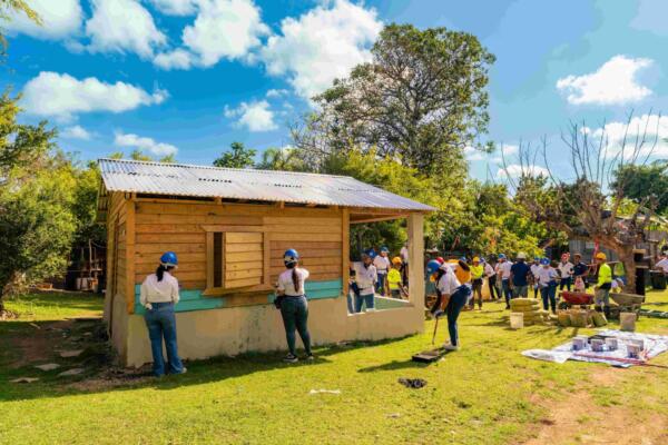 Los esfuerzos del Voluntariado Popular y Hábitat traen beneficios populares a Yaguate, mejorando la cohesión social en Duzón.