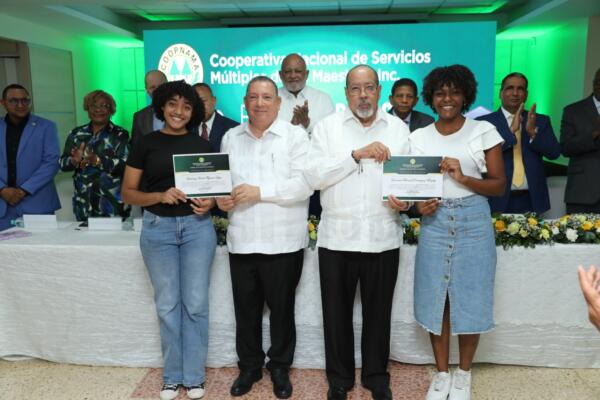 Becas Coopnama