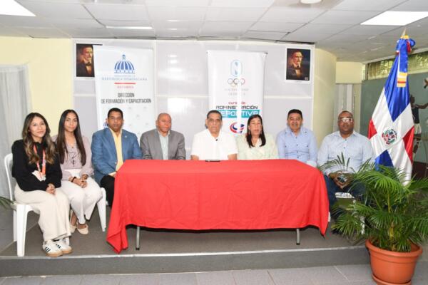 Los detalles sobre el encuentro de capacitación fueron dados a conocer este lunes en el Salón de Capación del Centro Olímpico, escenario donde se impartirá el curso desde el próximo jueves.
