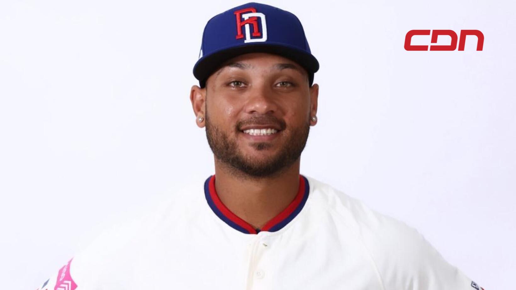 Ricardo Céspedes, Jimmy Cordero, Webster Rivas, Enny Romero,Oscar de la Cruz, Sócrates Brito, Junior Lake,Pedro Severino, Phillips Valdez, Mel Rojas Jr. y Michael de León son de los jugadores del patio que verán acción en los dos juegos de exhibición en RD.