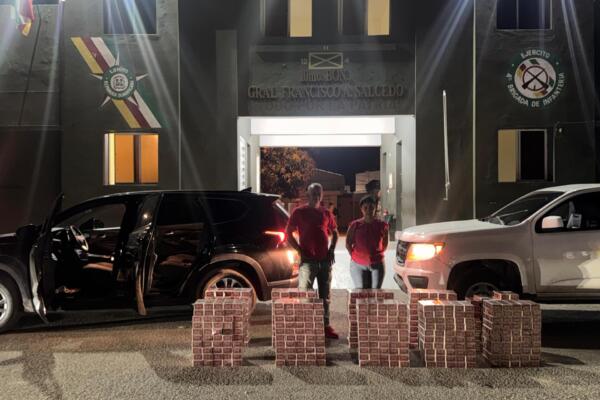 Ejército detiene a dos personas y ocupa contrabando de 100,000 cigarrillos en dos vehículos en Dajabón