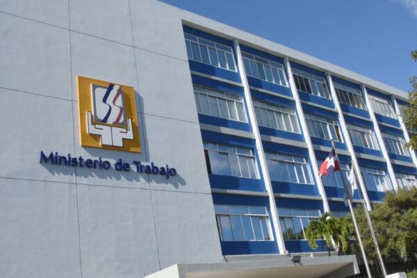 ¿Habrá resforma al Código Laboral? Sindicatos rompen el diálogo y convocan a movilizaciones este próximo 8 de abril.