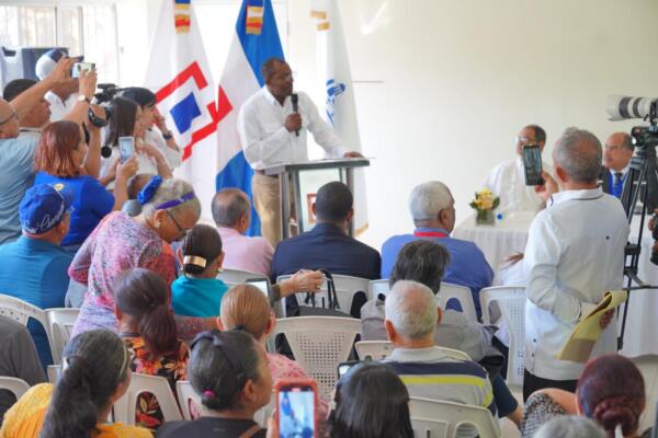 Se proyecta la entrega de 2,700 títulos, impactando a más de 10,800 personas. Foto: Fuente externa 