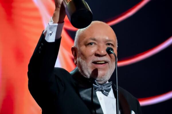 Jochy Santos recibió el Gran Soberano y ganó en la categoría de Presentador de TV / Foto: Premios Soberanos 