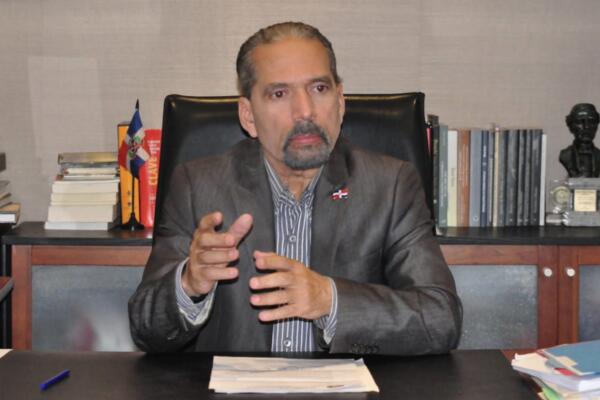 El presidente de la Comisión Permanente de Efemérides Patrias, Juan Pablo Uribe.