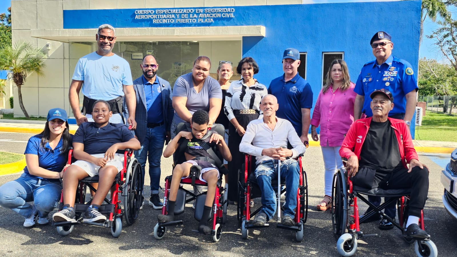 Fundaciones Wheelchair y Cruz Jiminián