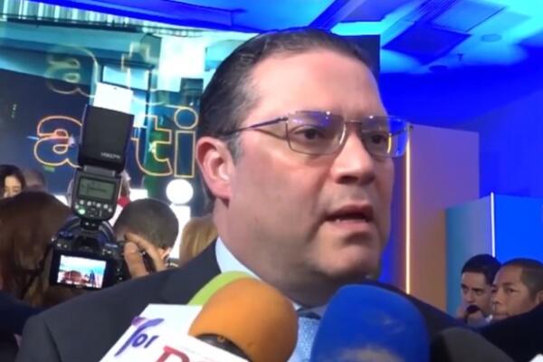 Sanz Lovatón asegura que el país está preparado para enfrentar posibles efectos de la guerra en Medio Oriente en los combustibles.