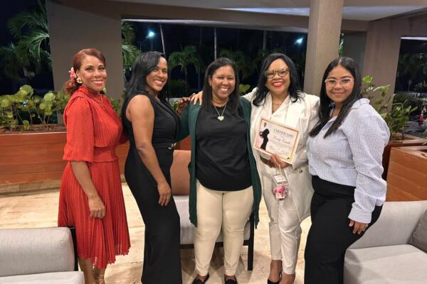 La revista dominicana “Ella Trasciende” será lanzada en marzo de 2026 con historias reales y herramientas prácticas.