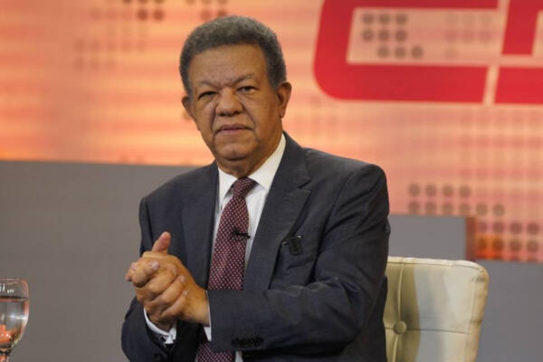 Foto de archivo de Leonel Fernández en el programa Despierta con CDN.