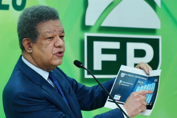 Leonel Fernández aseguró que el país no necesita explicaciones ni advertencias, sino soluciones claras ante la crisis.