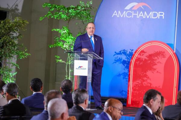 Magín Díaz, ministro de Hacienda y Economía, anunció que enviará un proyecto para eliminar impuestos considerados anacrónicos.
