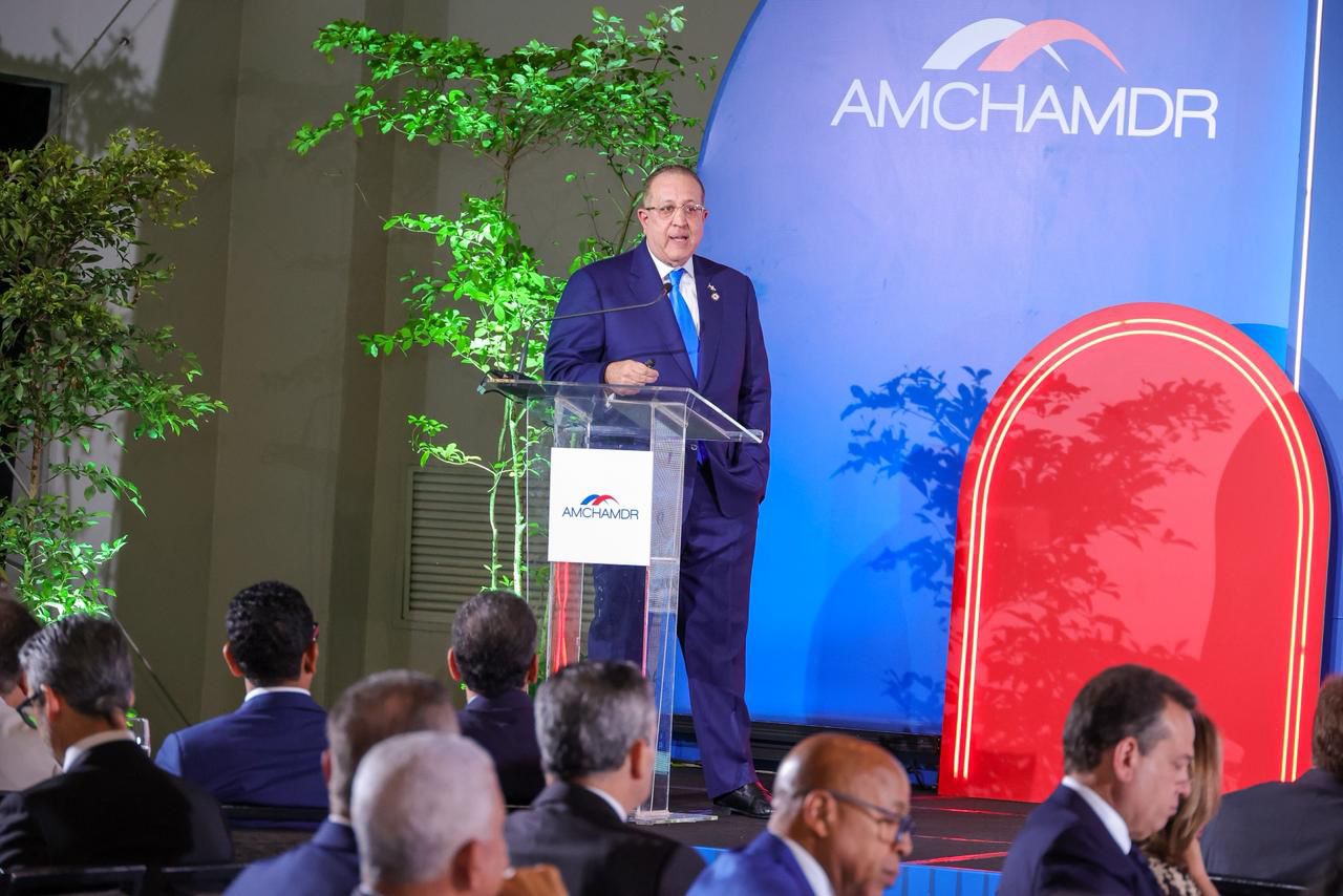 Magín Díaz, ministro de Hacienda y Economía, anunció que enviará un proyecto para eliminar impuestos considerados anacrónicos.