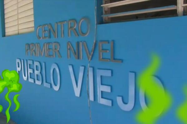 Comunitarios de Pueblo Viejo, Azua, denuncian un insoportable hedor en el Centro de Atención Primaria tras el colapso de su sistema cloacal.