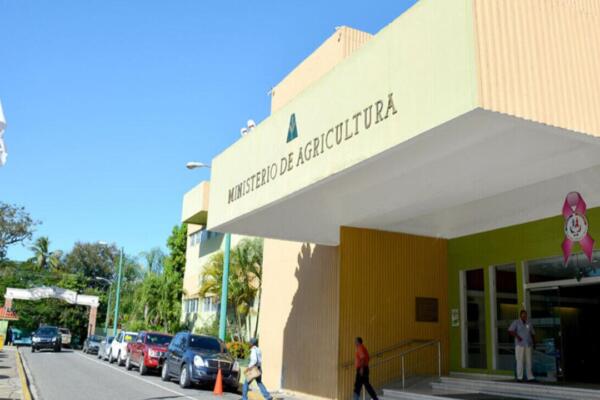 El Ministerio de Agricultura desmintió una supuesta carta difundida en redes sociales y solicitó una investigación sobre procesos internos.